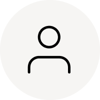 Schwarzes minimalistisches Benutzerprofil-Symbol auf hellgrauem kreisförmigem Hintergrund.