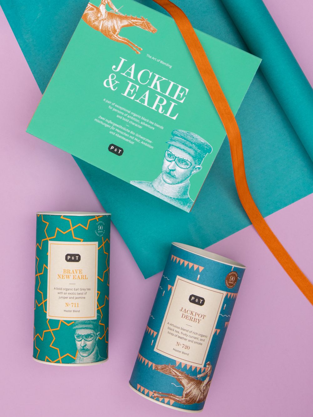 Edle Verpackungen von Paper & Tea mit Bio-Schwarztee-Mischungen: BRAVE NEW EARL und JACKPOT DERBY.
