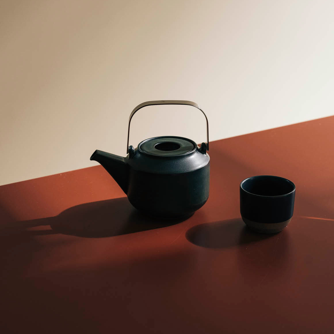 Tea Pot Leaves to Tea Teapot dark green